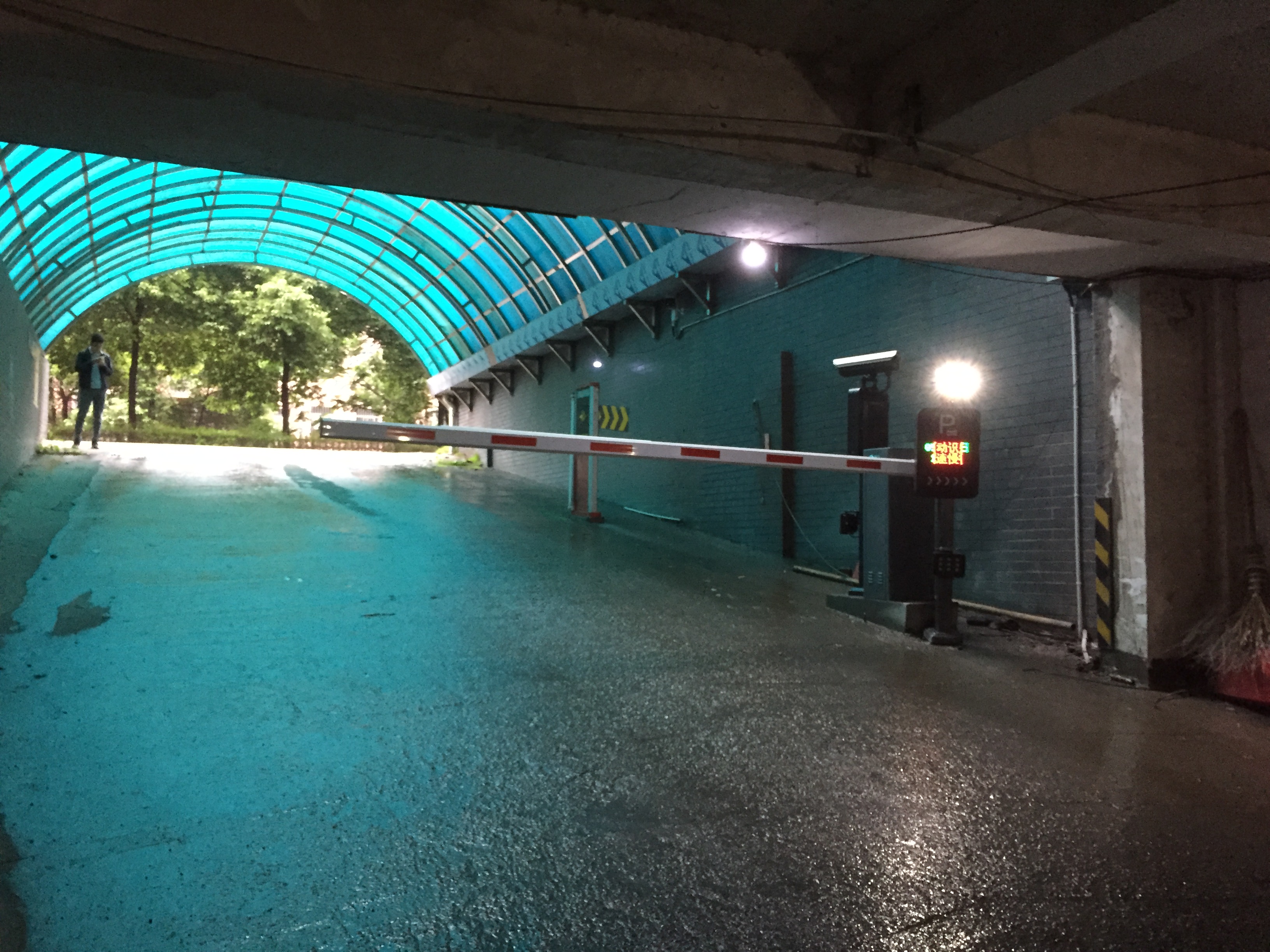 長沙雷隆智能科技有限公司,車牌識別系統,停車收費系統,車牌識別一體機,智能通道閘,湖南車牌識別道閘系統,人行通道閘,智能道閘