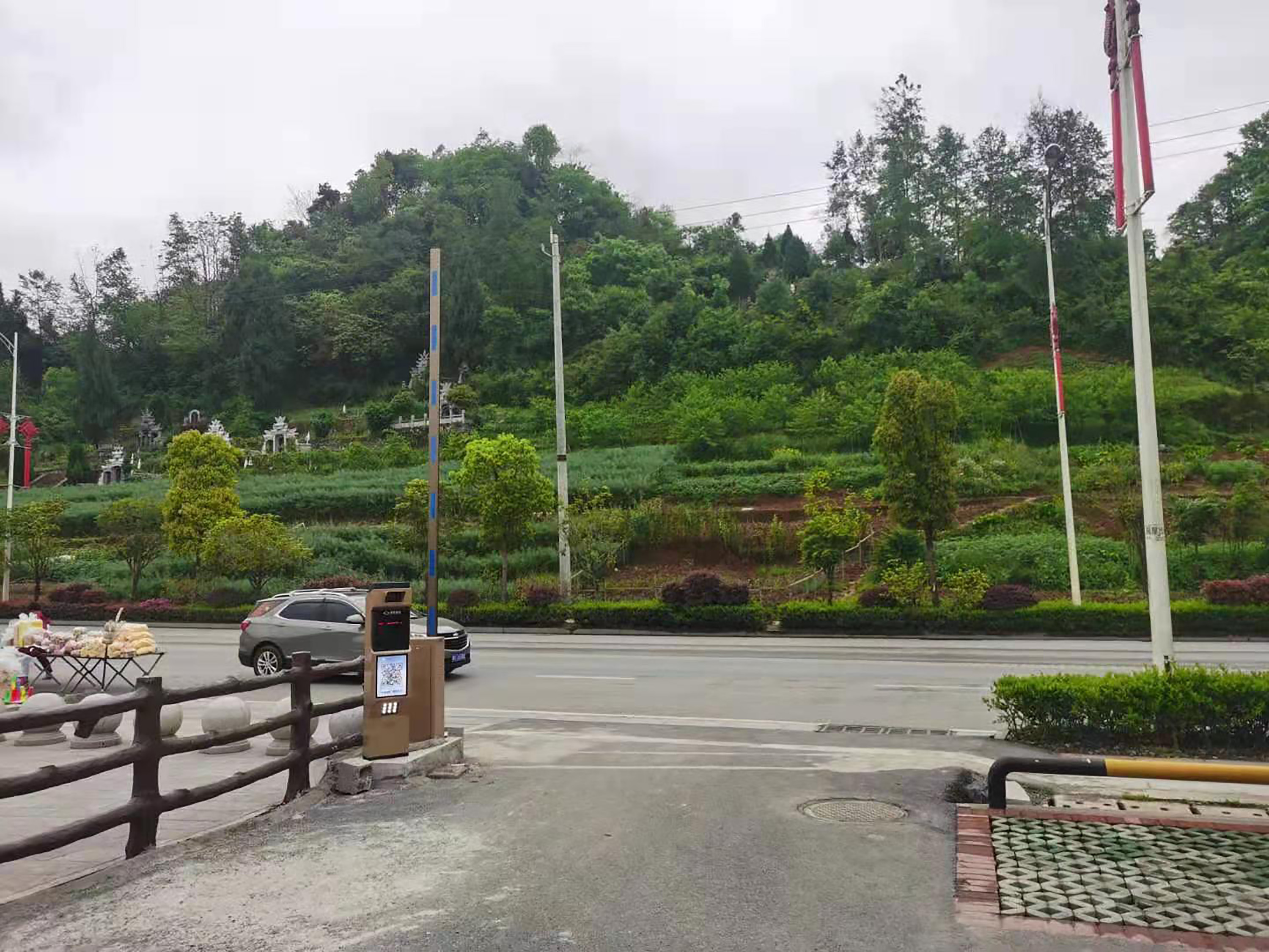 長沙雷隆智能科技有限公司,車牌識別系統,停車收費系統,車牌識別一體機,智能通道閘,湖南車牌識別道閘系統,人行通道閘,智能道閘