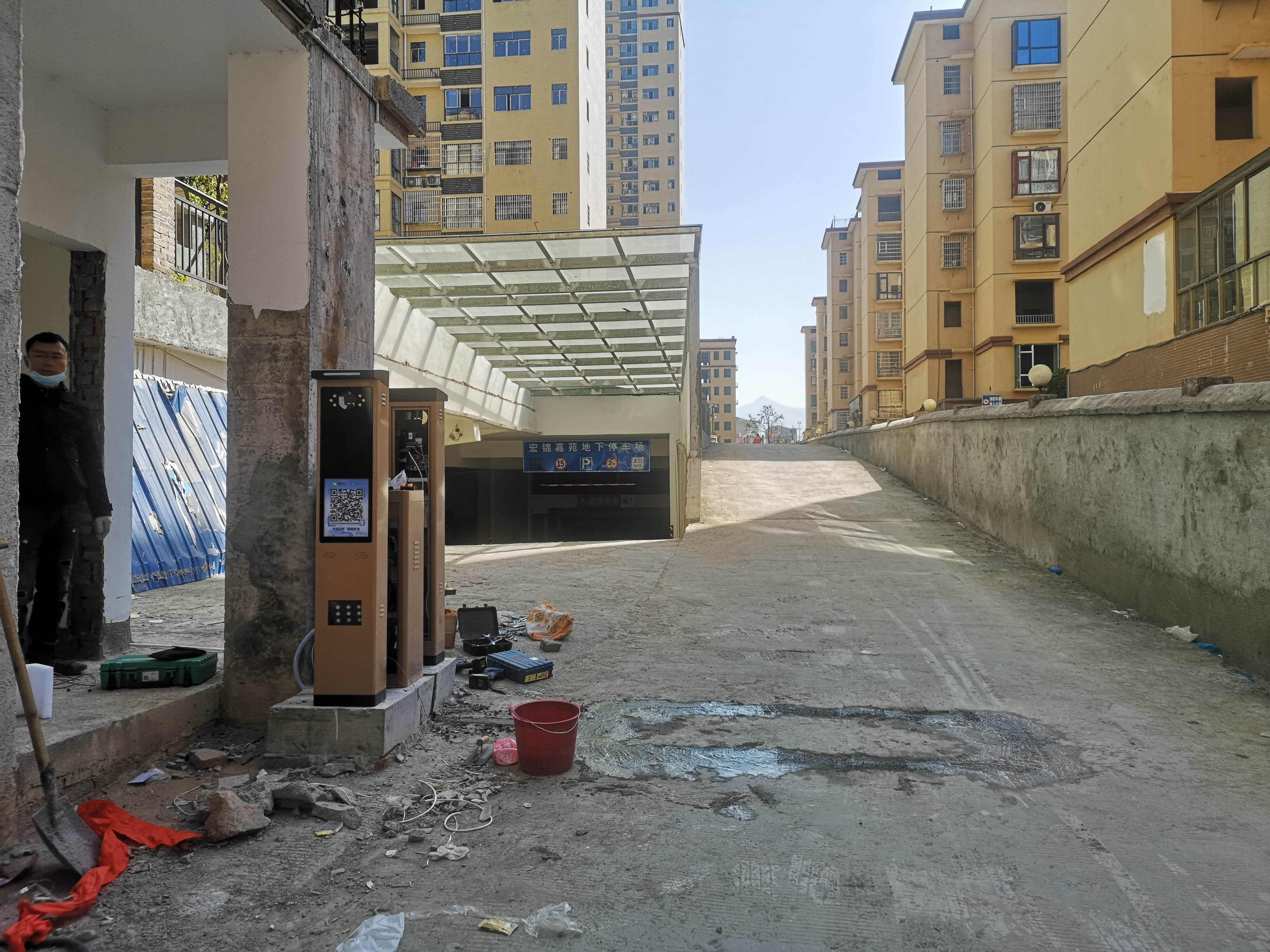 長沙雷隆智能科技有限公司,車牌識別系統,停車收費系統,車牌識別一體機,智能通道閘,湖南車牌識別道閘系統,人行通道閘,智能道閘